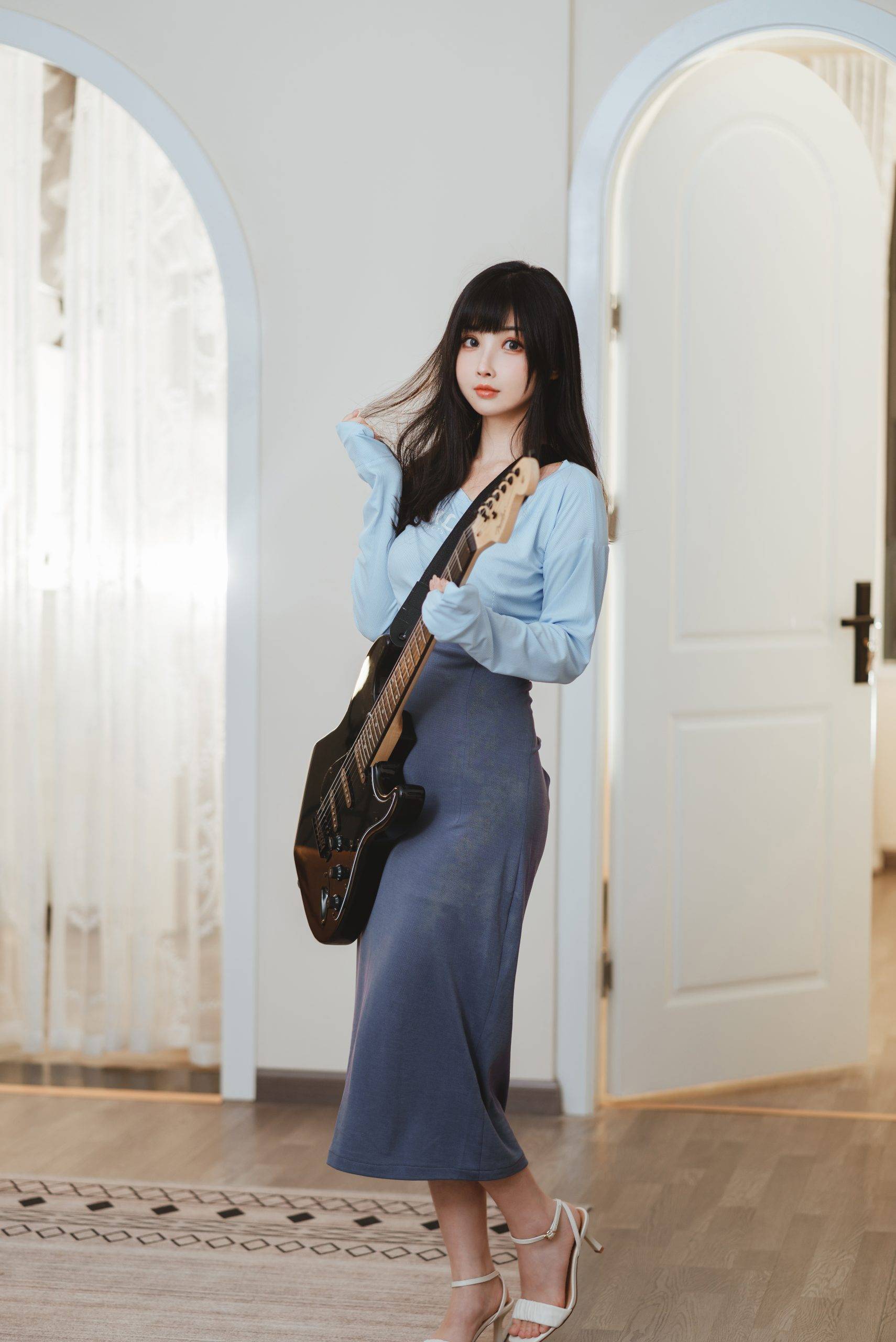 073 – rioko凉凉子-吉他妹妹系带裙